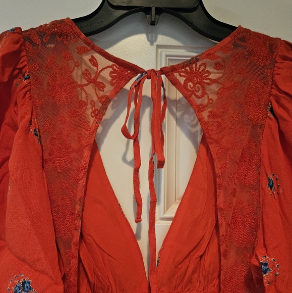 Free People Mockingbird Mini Dress Deep V Neck SS Open Back Hot Cherry Siz 8 NWT - Picture 6 of 16